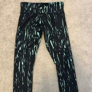 Lululemon Cropped Abstract Leggings